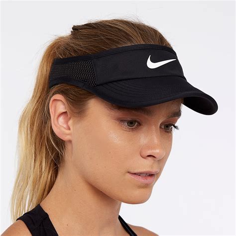 Nike Women's Hats & Visors .